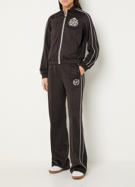 NIKKIE Alara high waist straight fit trackpants met logoborduring - voorkant 4 chocoladebruin