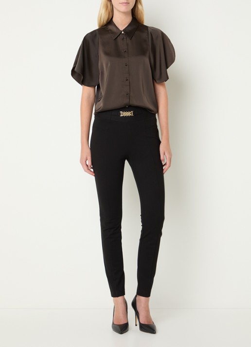 NIKKIE Alethe blouse van satijn met pofmouw - voorkant 2 chocoladebruin