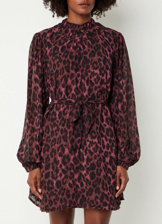 NIKKIE Arabella mini jurk met dierenprint - detail 4 aubergine