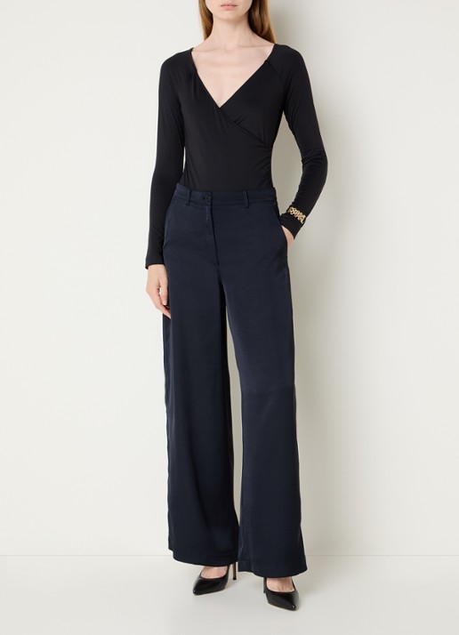 NIKKIE Ariela body top met stretch - voorkant 3 zwart