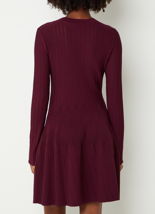 NIKKIE Aubrie midi jurk met structuur - achterkant 2 aubergine