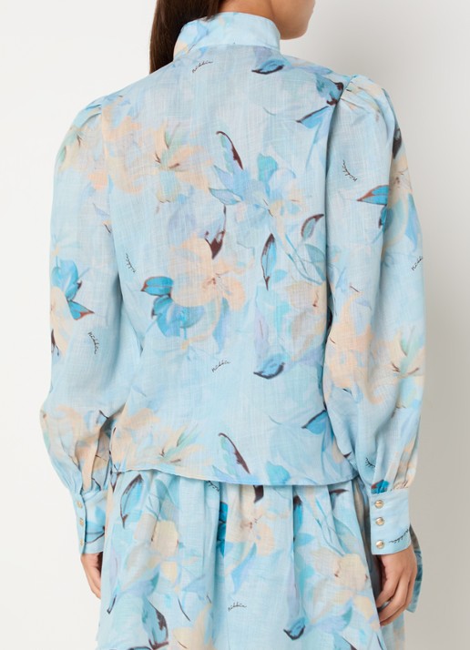 NIKKIE Avalon semi-transparante blouse met bloemprint  - achterkant 3 lichtblauw