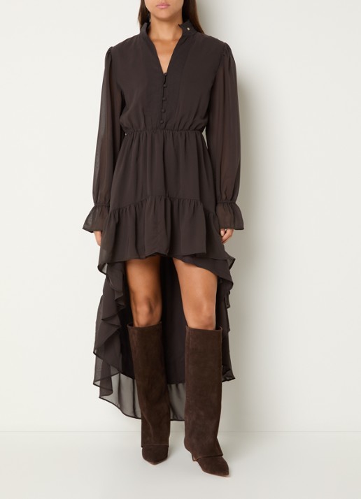 NIKKIE Aylin mini blousejurk met volant en v-hals  - detail 3 chocoladebruin