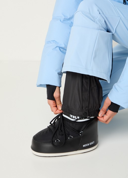 NIKKIE Gemma flared fit skipak met opbergbare capuchon en ritszakken - detail 6 lichtblauw