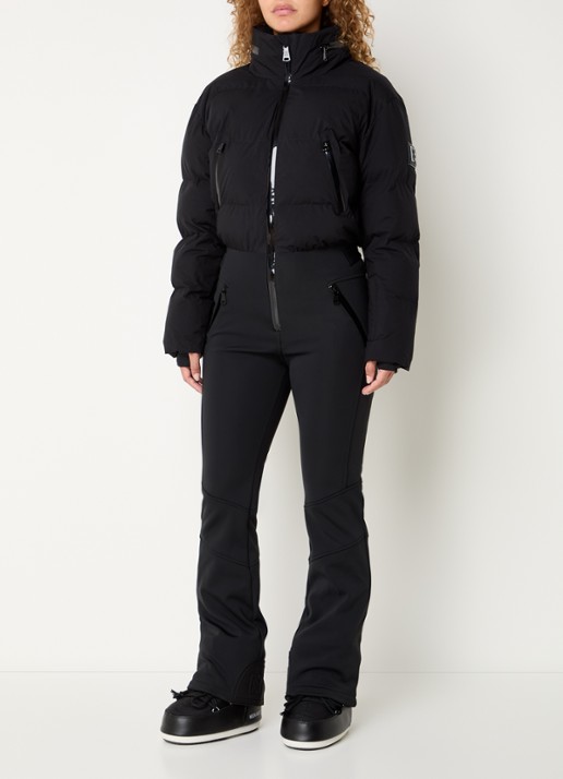 NIKKIE Gemma flared fit skipak met opbergbare capuchon en ritszakken - detail zwart
