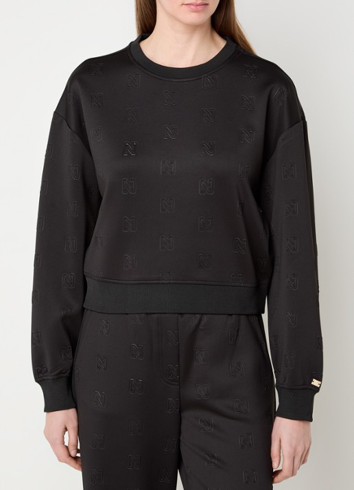 NIKKIE Inverell sweater met 3D logoprint - detail 4 zwart