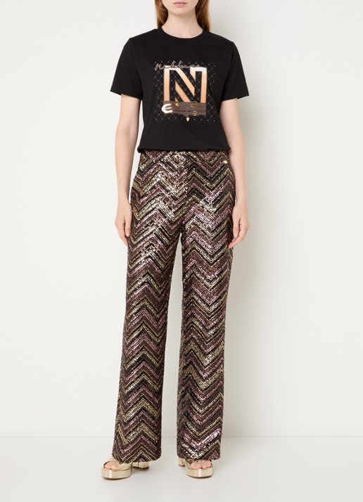 NIKKIE N Chains T-shirt met logo - voorkant 4 zwart