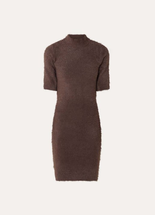 NIKKIE Otaru mini trui-jurk met col - voorkant 2 bruin