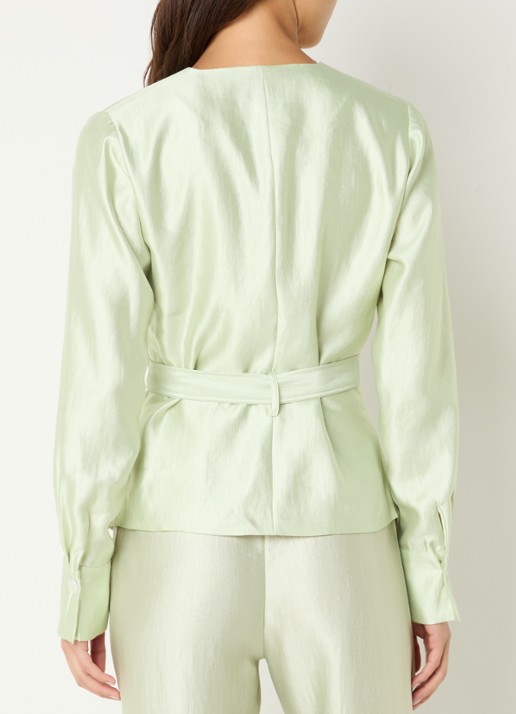 NIKKIE Porlamar blouse met metallic finish en strikdetail - achterkant lichtgroen