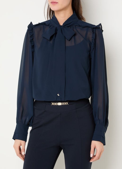 NIKKIE Pragues blouse met volant en sjaalkraag