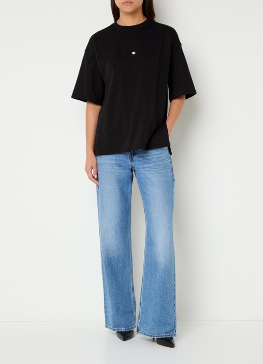 NIKKIE Ramsgate T-shirt met logo - voorkant 4 zwart