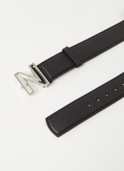NIKKIE Riem van leer met logo - detail 2 diepzwart