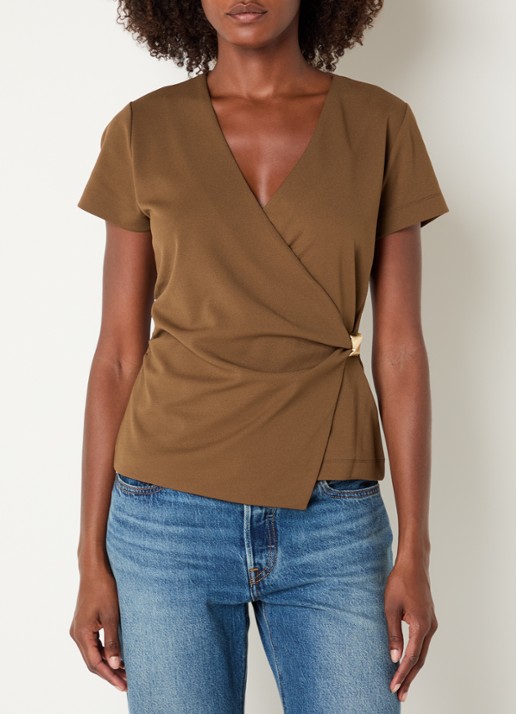 NIKKIE Rimini top met V-hals - detail cognac
