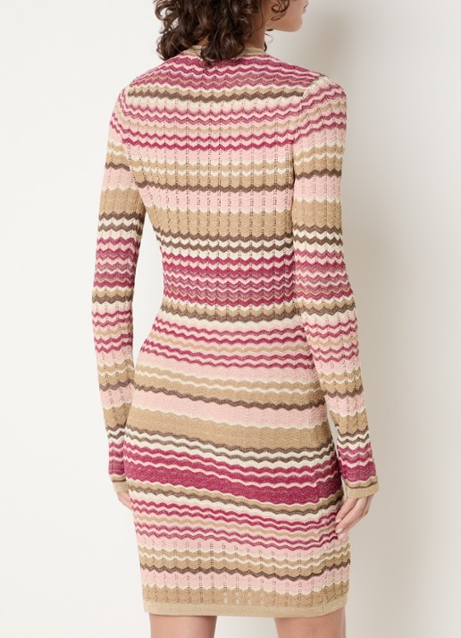 NIKKIE Rio midi jurk met metallic finish - achterkant 3 bordeauxrood