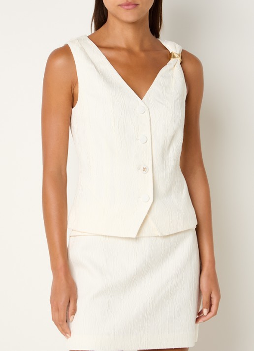 NIKKIE Roseville gilet met V-hals - detail gebroken wit