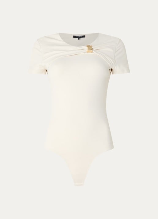 NIKKIE Rubio body top met gedrapeerd detail - voorkant 2 creme
