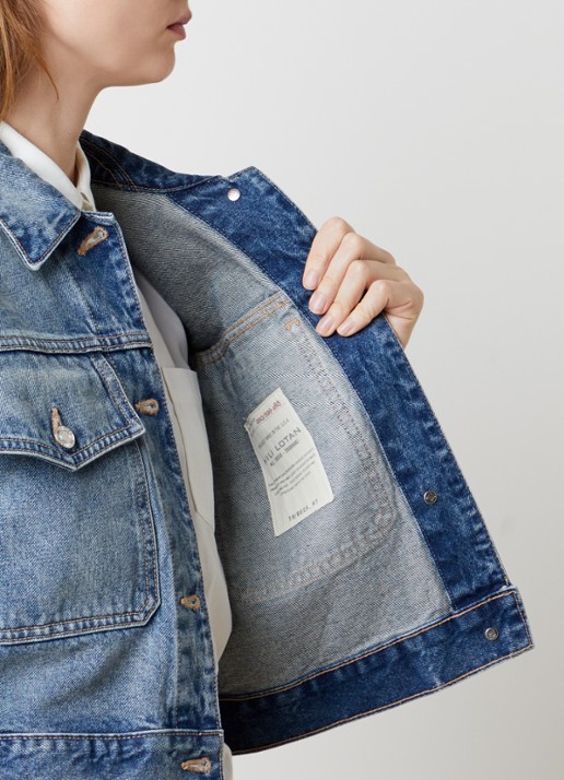 Nili Lotan Clement cropped spijkerjas met klepzakken - detail 5 indigo