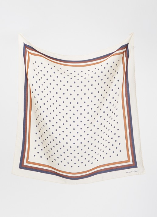 Nili Lotan Sjaal van zijde met print  - detail 2 beige