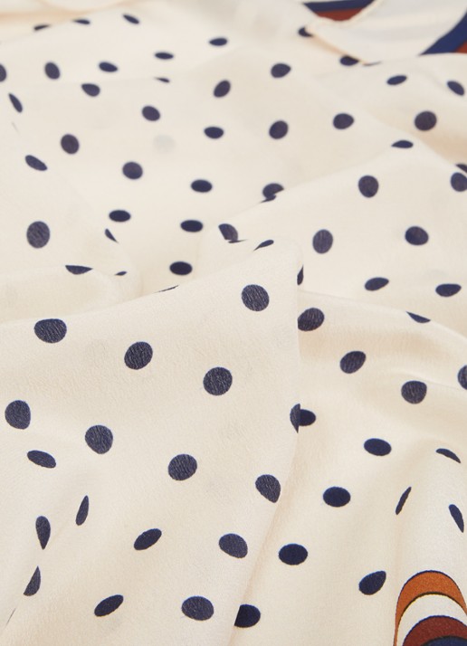 Nili Lotan Sjaal van zijde met print  - detail 3 beige