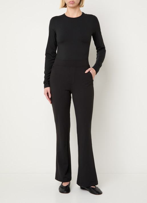 Ninepine Asana high waist bootcut fit broek met ritszakken - voorkant 3 zwart