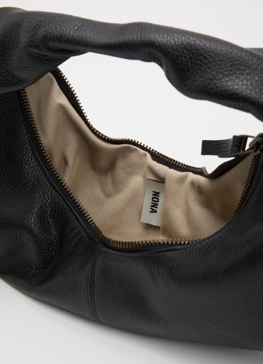 Nona Slouchy schoudertas van leer - detail 3 zwart