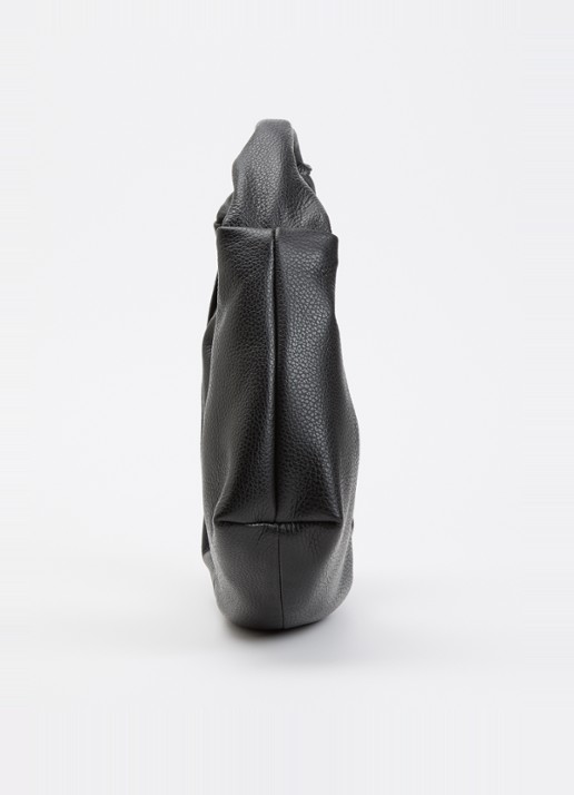 Nona Slouchy schoudertas van leer - detail 4 zwart