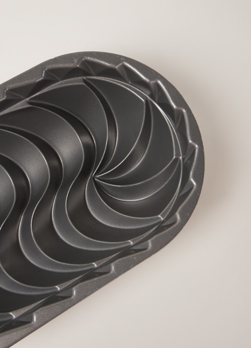 Nordic Ware Heritage bakvorm 29 cm - detail zilver