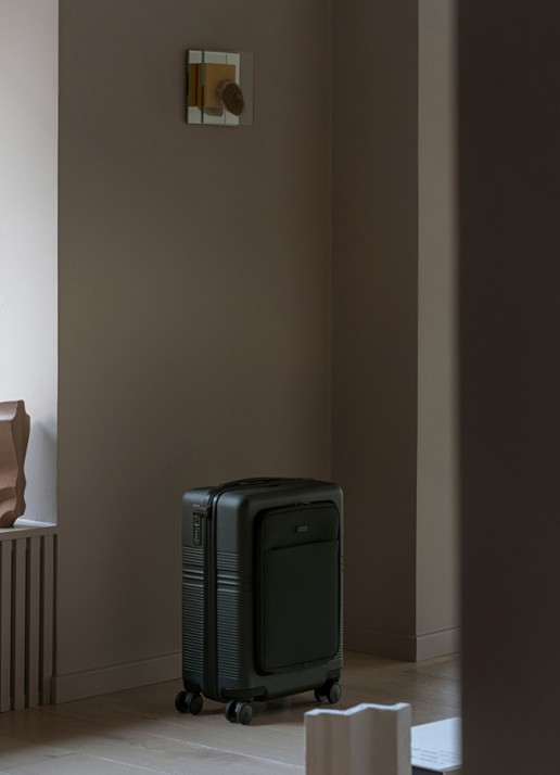 Nortvi Spinner met laptopvak 55 cm - voorkant 4 rainforest green / donkergroen