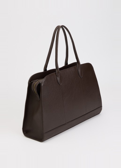 O My Bag Alma schoudertas van leer met 16 inch laptopvak  - achterkant chocoladebruin