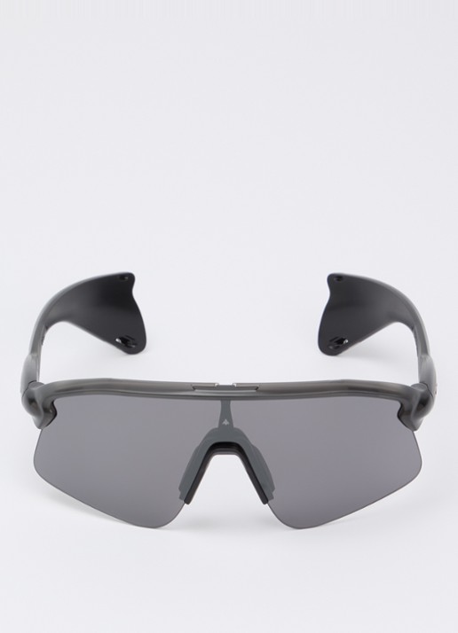 Oakley Stunt Devil zonnebril OO9517 - detail zwart