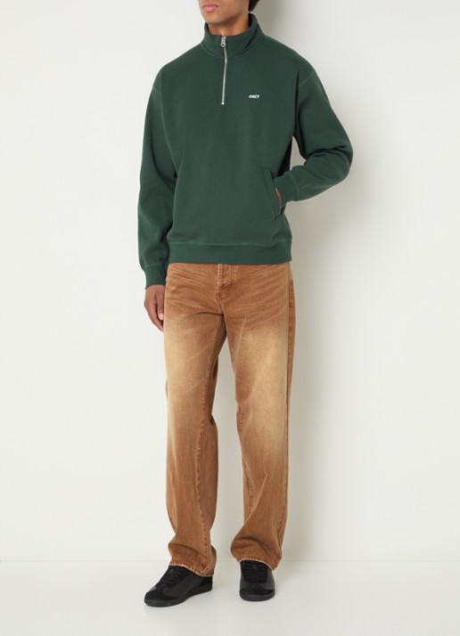 Obey Established Works sweater met halve rits en logoborduring - voorkant 2 donkergroen