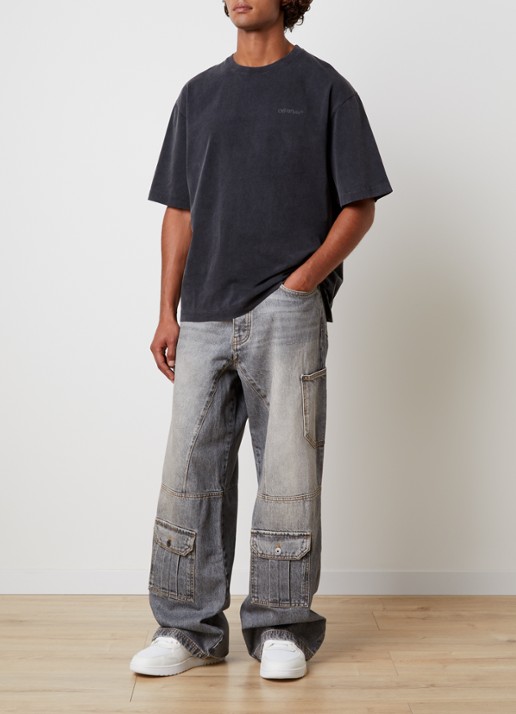 Off-White Rugs Arrow Skate T-shirt met logo- en backprint - voorkant 2 zwart