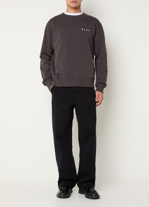 OLAF Crafted Face sweater met logo- en backprint - voorkant 3 antraciet