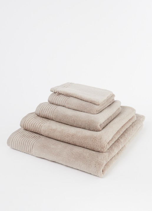 Olivier Desforges Alizee washand - 885 gr/m2 - 15 x 21 cm - voorkant 3 taupe