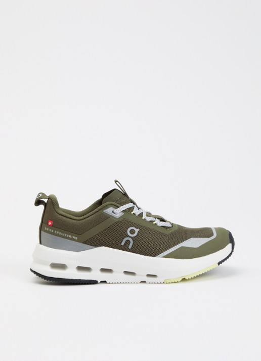 On Cloudnova Youth sneaker met details van mesh
