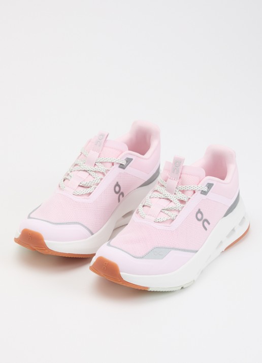 On Cloudnova Youth sneaker met details van mesh - voorkant 2 roze