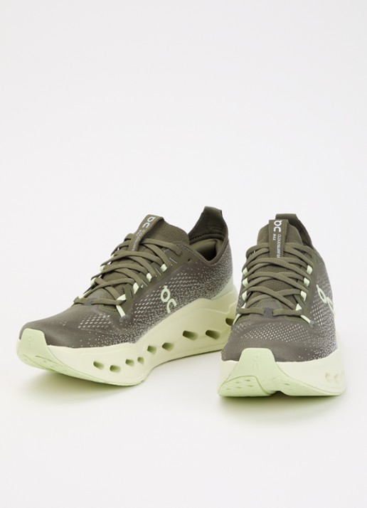 On Cloudsurfer Max sneaker van mesh met logo - detail 3 bronsgroen