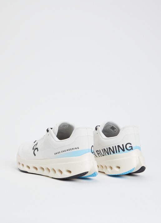 On Cloudsurfer Next hardloopschoen met mesh details - achterkant 5 wit