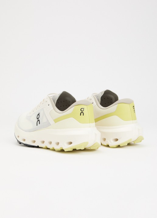 On Cloudvista 3 sneaker van mesh met logo - achterkant 5 ivoor