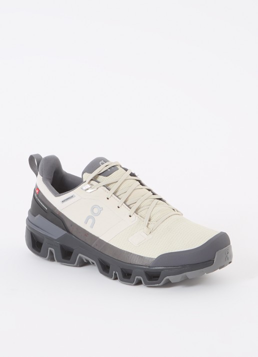 On Cloudwander Waterproof sneaker met mesh details - voorkant 4 beige