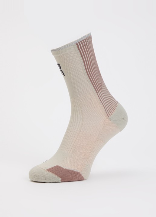On Performance Run sokken met logo - detail 3 beige