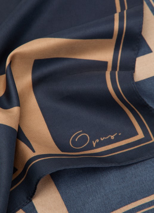 OPUS Aditha sjaal met print 60 x 60 cm - detail 2 donkerblauw