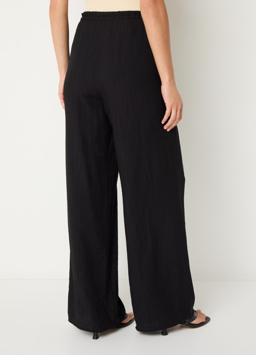 OPUS Marou high waiste wide fit pantalon met structuur - achterkant zwart