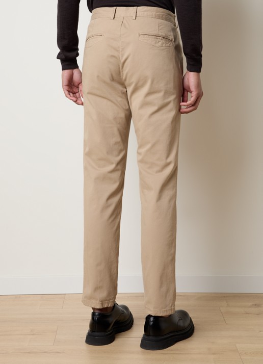 Oscar Jacobson Tapered fit chino met steekzakken  - achterkant beige