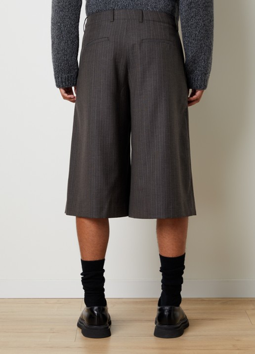 Our Legacy Wide fit korte broek in wolblend met steekzakken - achterkant lichtbruin