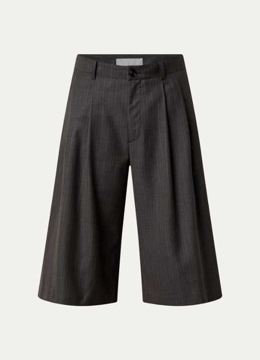 Our Legacy Wide fit korte broek in wolblend met steekzakken - voorkant 2 lichtbruin