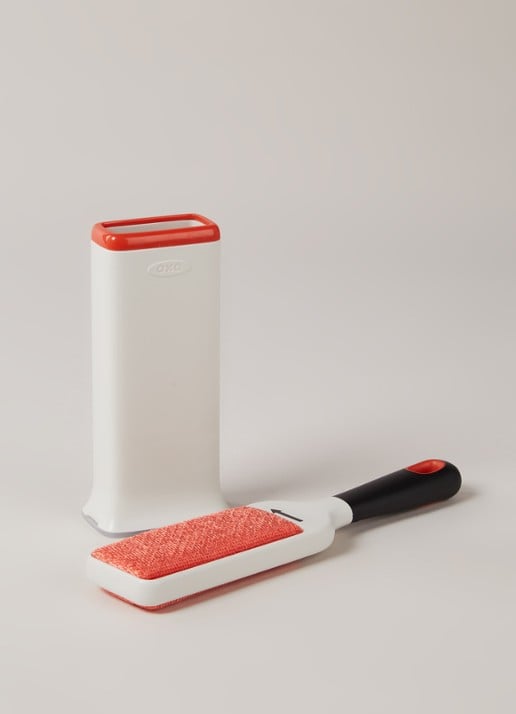 Oxo Good Grips pluizenborstel met houder - detail undefined