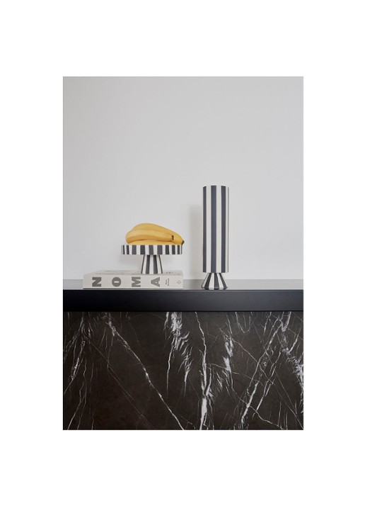 OYOY Living Design Toppu vaas 31 cm - voorkant 2 zwart