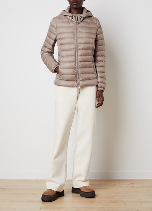 Parajumpers Genie puffer jack met donsvulling en ritszakken - voorkant 2 donkerbeige