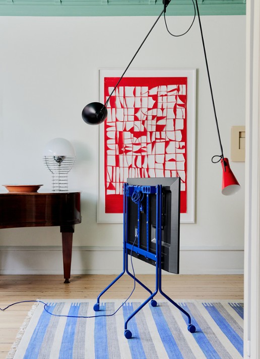 Pedestal Moon Rollin' TV standaard 107 cm - detail 4 donkerblauw